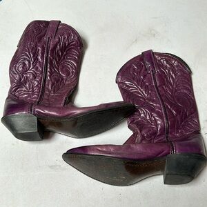 Purple size 7 cowboy boots